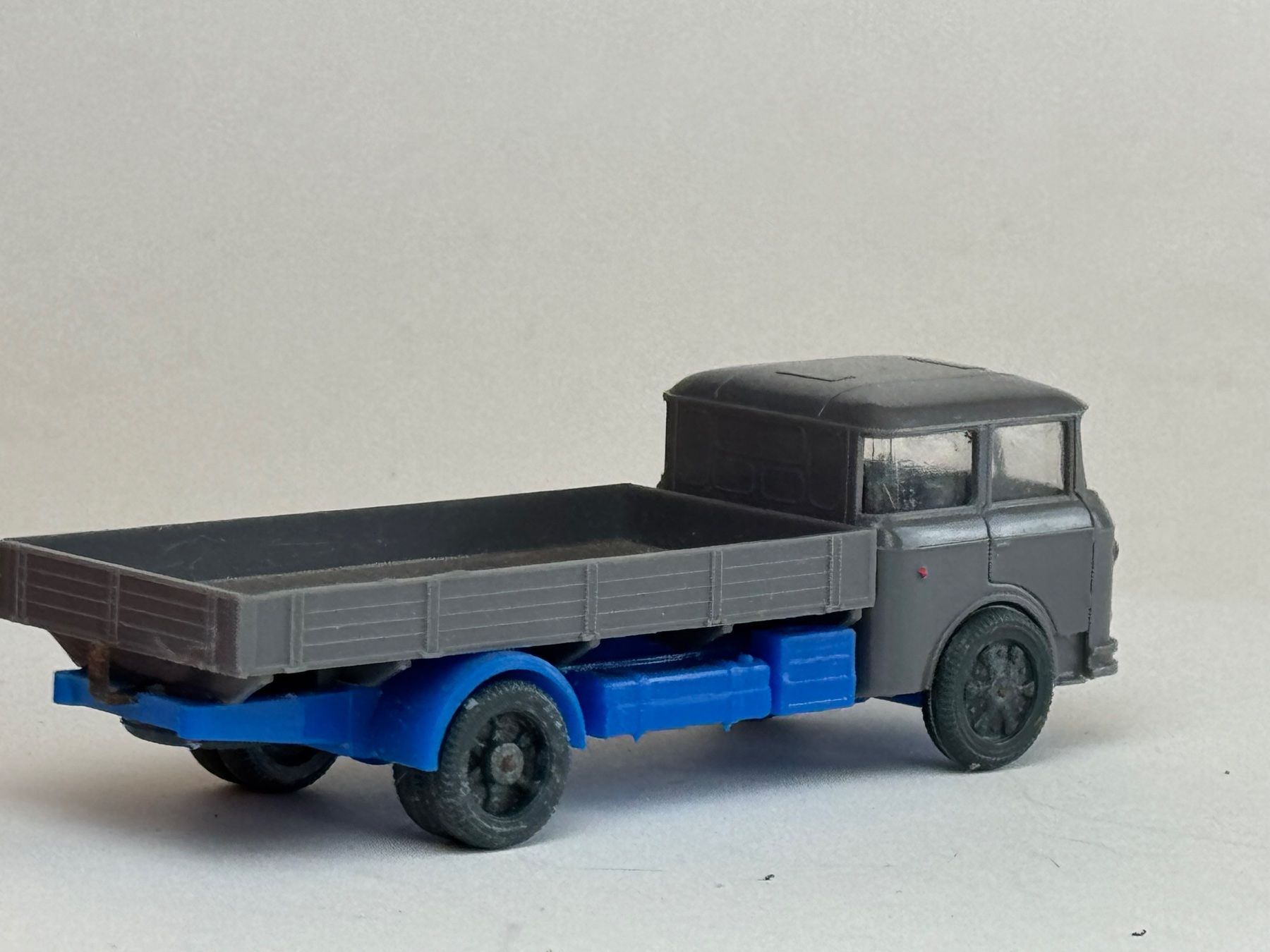 Voitures modèles: GB3-  DDR Modell Pritsche Robur grau/blau – D'occasion à Elm par Wikmtz 1