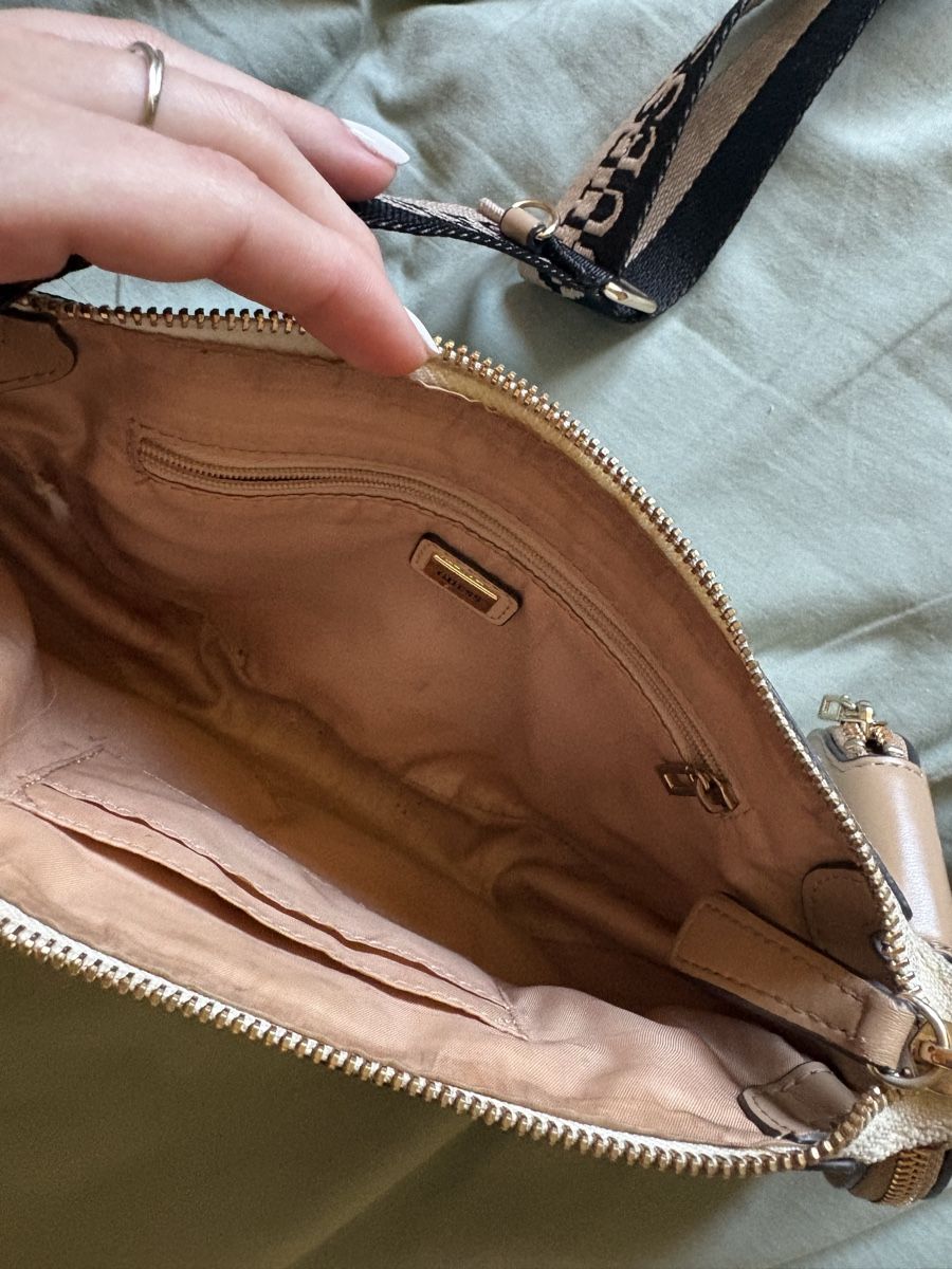 Guess Borse da donna: Guess Crossbody Handtasche – Usato da Grindelwald venduto da Kikaa99 3