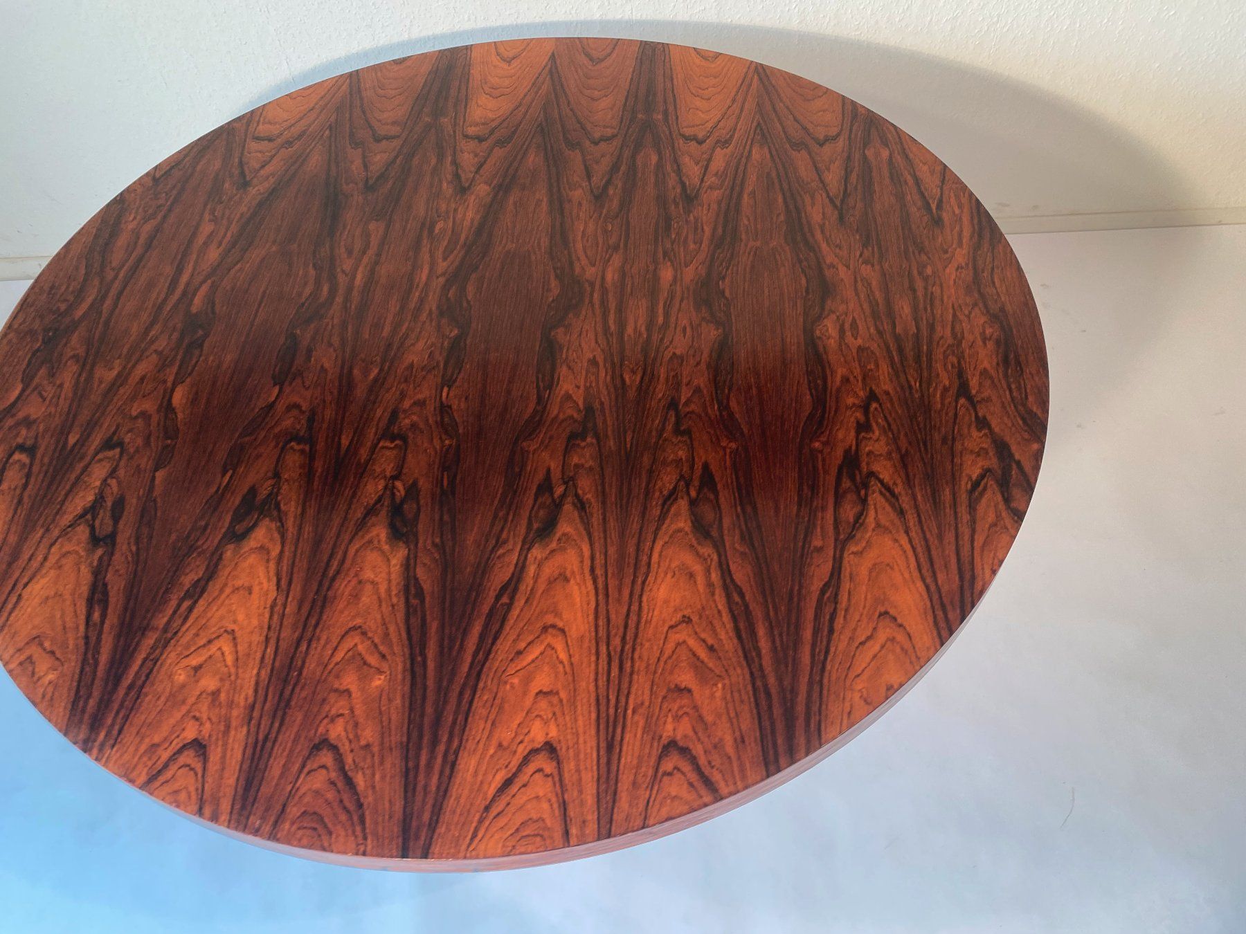 Tulip Tavoli: Midcentury Rosewood Coffee Table – Usato da Beringen venduto da Kultgut 6