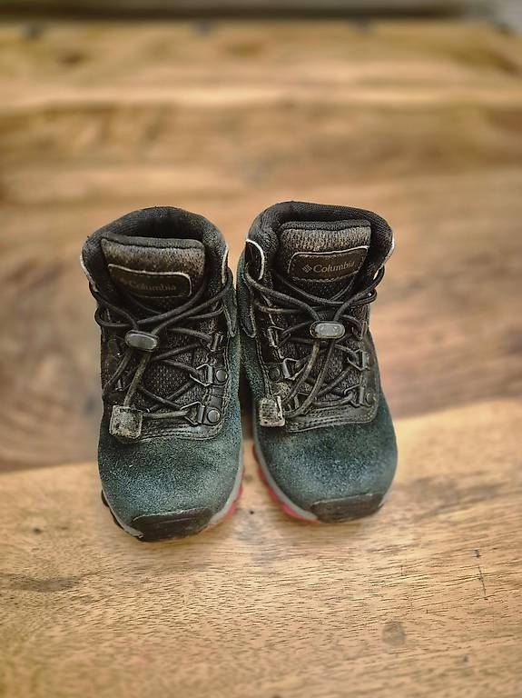 Scarpe per ragazzi: Kinderwanderschuhe Grösse 25 von der Marke Columbia – Usato da Bremgarten AG venduto da Noii 1