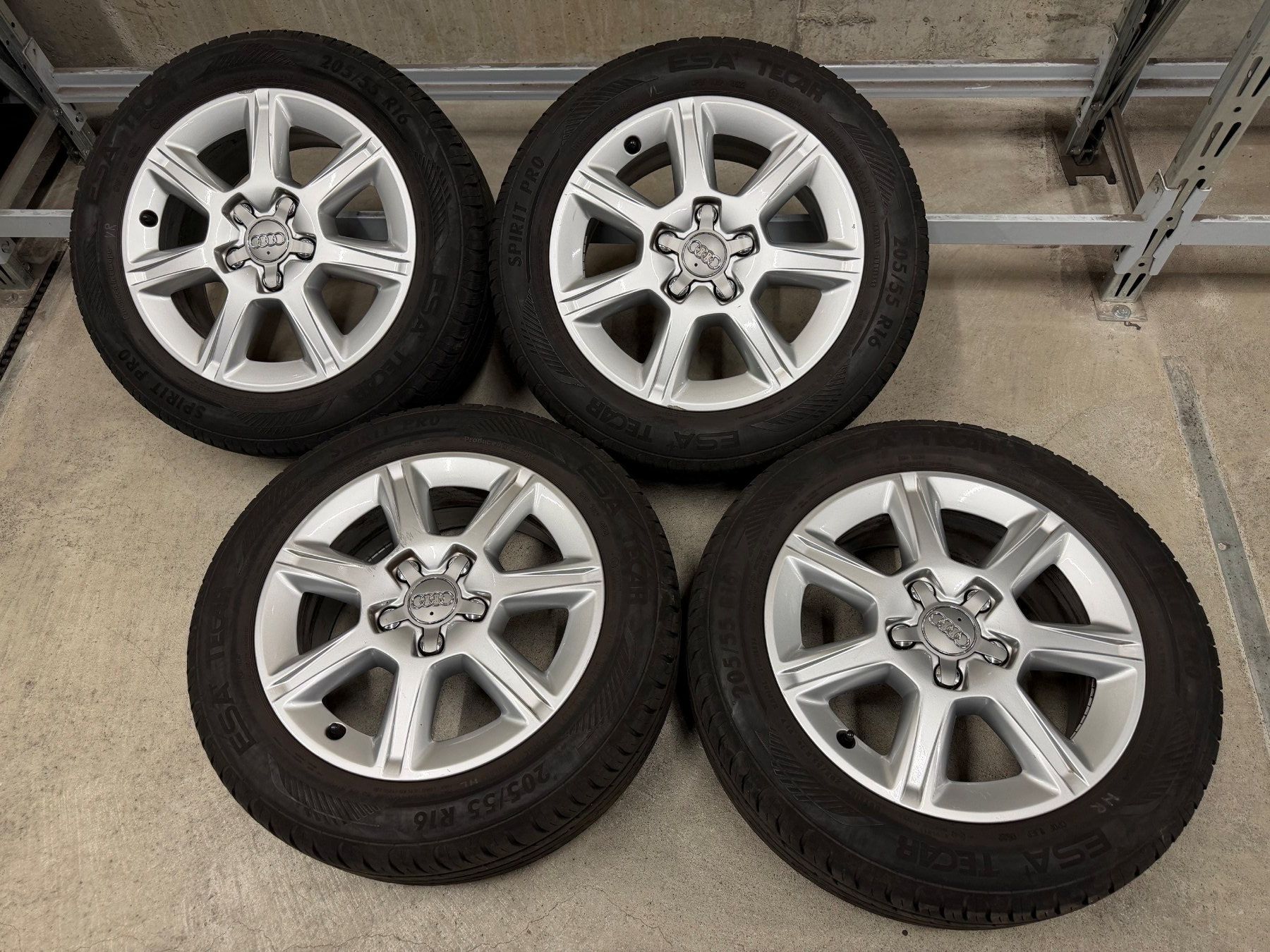 Audi Pneumatici & Ruote complete: Sommerrad 16" AUDI / 8P0601025AP – Usato da Schönried venduto da Bahnhofgarage-Haldi