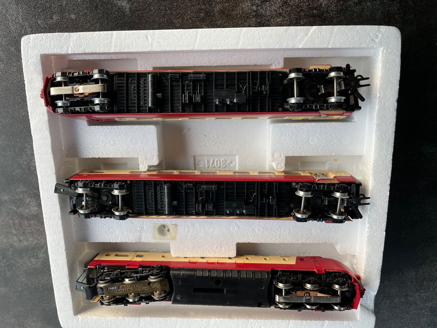 Märklin Modelleisenbahnen: Marklin HO TEE Zug 3071, Trans Europ Express – Gebraucht aus Spiegel b. Bern von Burdicrew 2