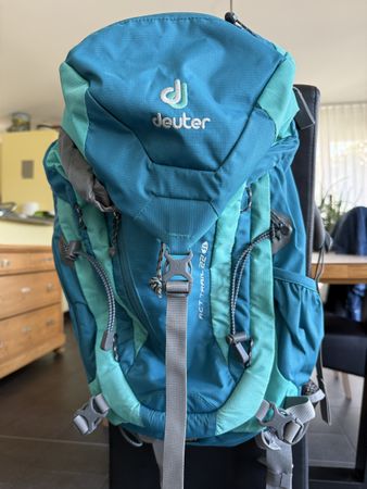 Deuter ACT Trail 22 Rucksack Türkis/Mint guter Zustand
