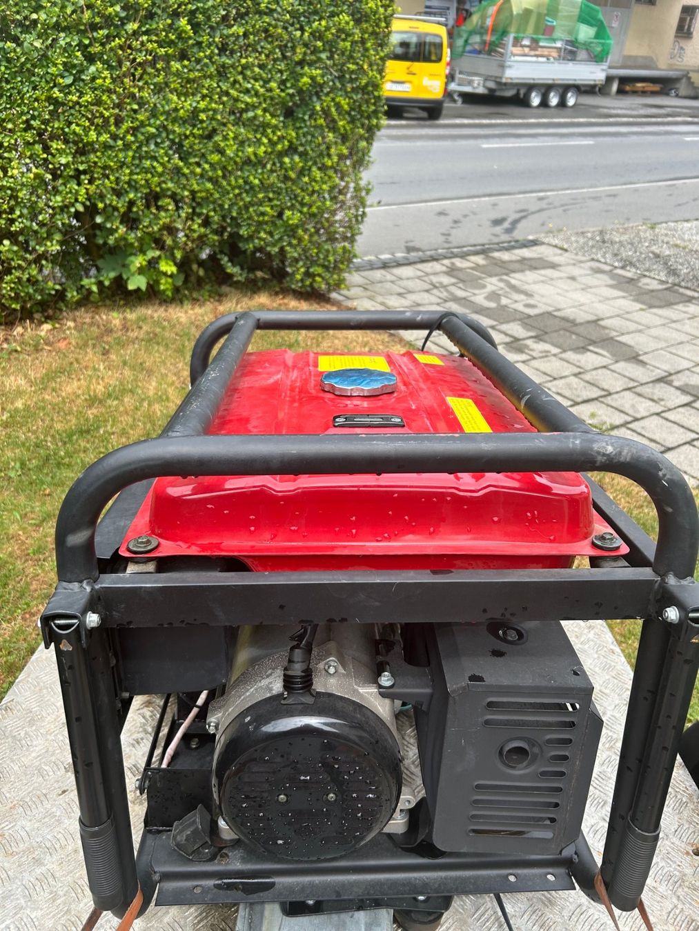 Generatori di corrente: Stromerzeuger / Generator 400 V 3phasig – Usato da Siebnen venduto da Alwisi 1