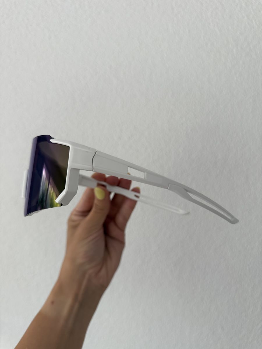 Occhiali & Lenti: Sporty White Sunglasses – Nuovo e nell'imballaggio originale da Gränichen venduto da Domsiiiii 4