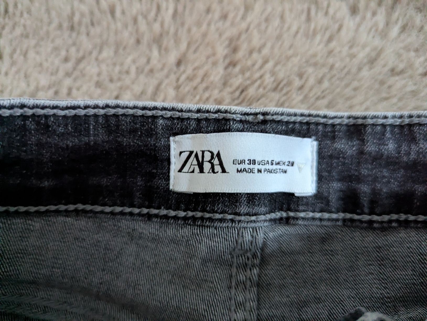 Zara Jeans: jean Zara 38 – Usato da Montreux venduto da dem_gyt9 2