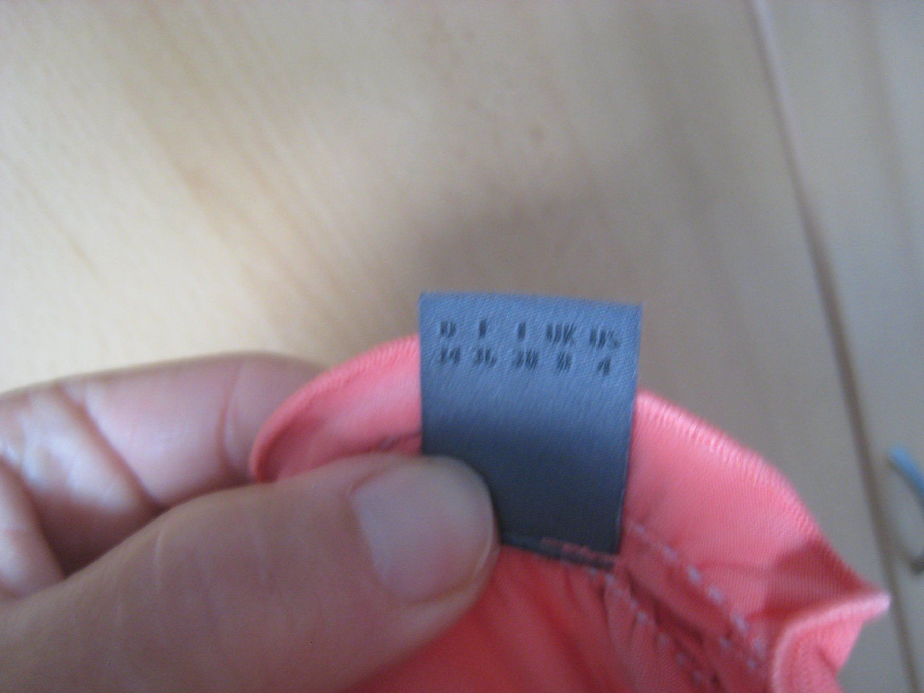 S.Oliver T-Shirts: lachsrotes SHIRT s.Oliver Premium Gr. 34 – Gebraucht aus Dättlikon von Mamakuga 6