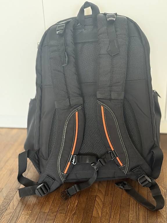 Zaini: Rucksack mit Laptopfach – Usato da Luzern venduto da 4stoecklis 4