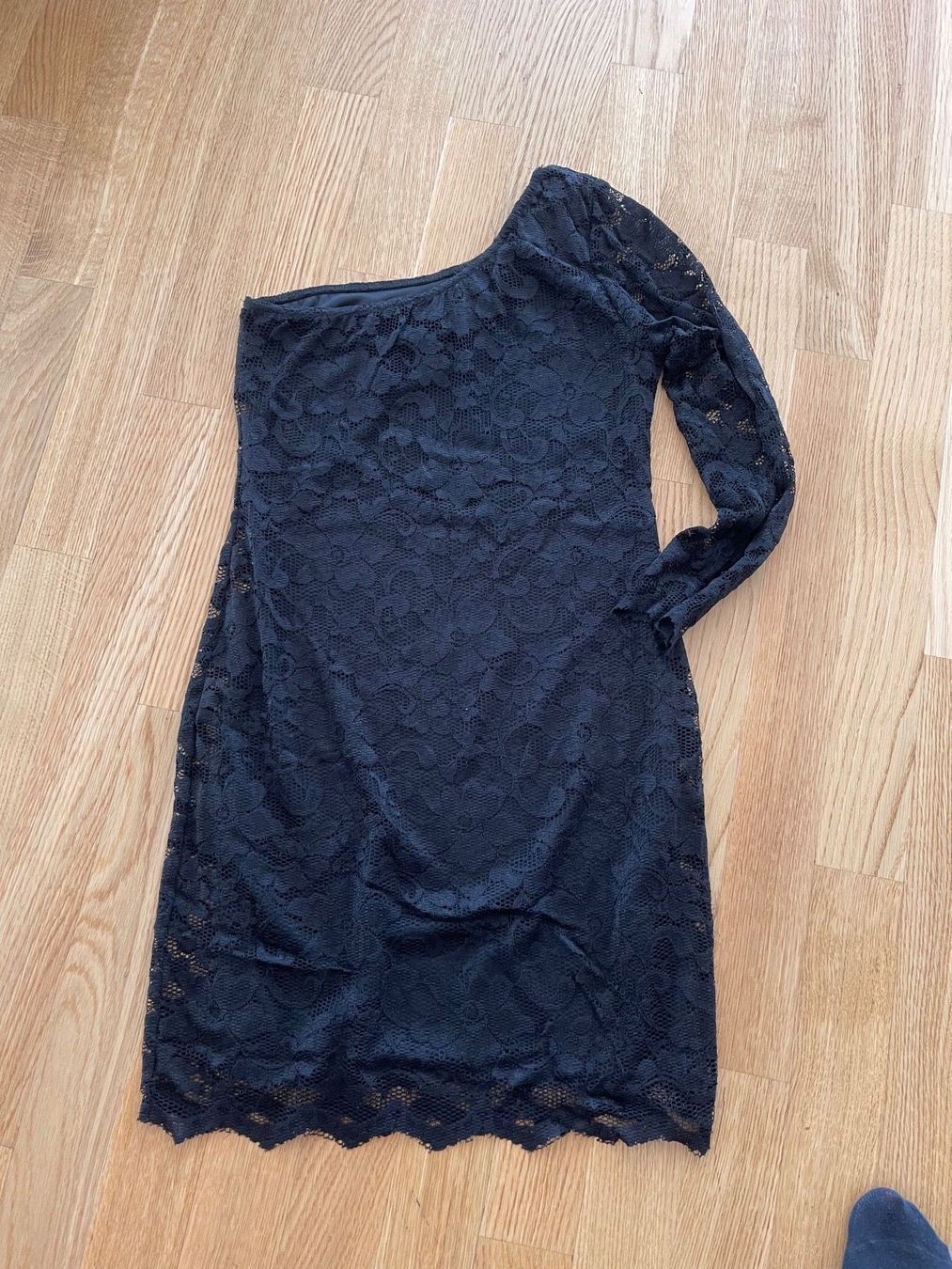 Vestiti: Spitzenkleid One Shoulder Mini – Nuovo (secondo la descrizione) da Staufen venduto da GiuliettaD