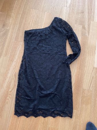Spitzenkleid One Shoulder Mini