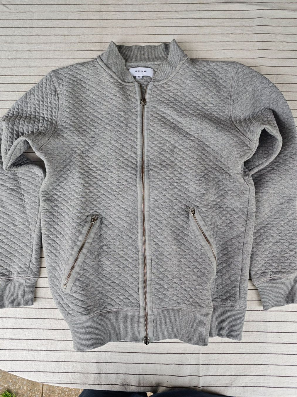 Pullover & Sweatshirts: Soulland Pullover gesteppt Gr. M grau – Gebraucht aus Zürich von Nate33 1
