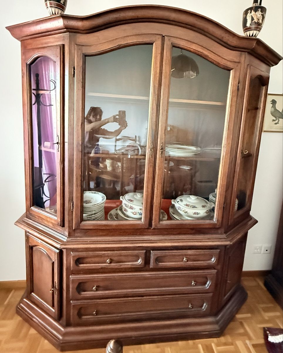 Vitrinen: Buffet avec vitrines en bois massif – Gebraucht aus Plan-les-Ouates von val_c6z7
