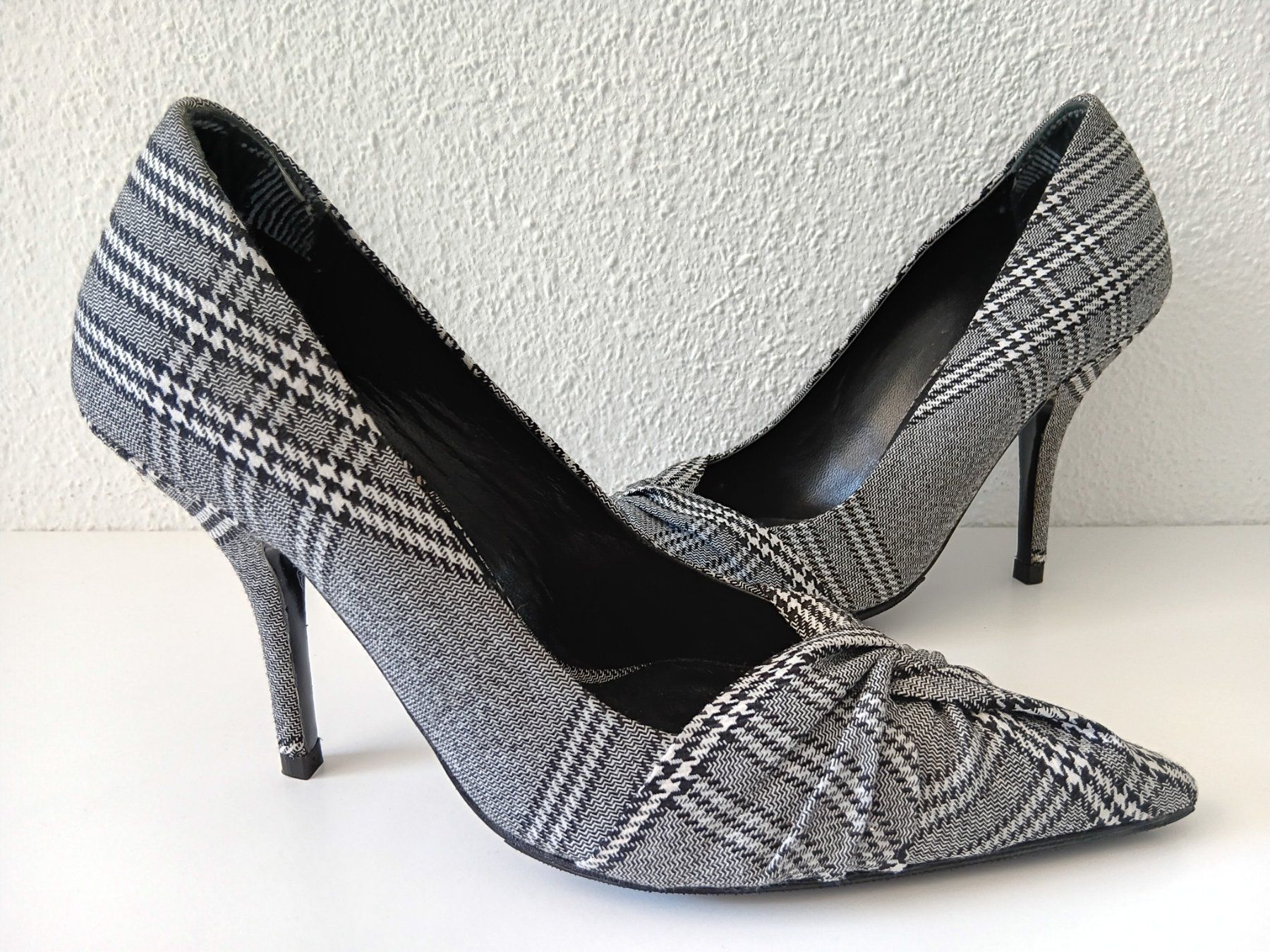 Maje Damenschuhe: MAJE Chaussures / Schuhe pointure / Nummer 36 – Gebraucht aus Cossonay-ville von Super-Price-Quality