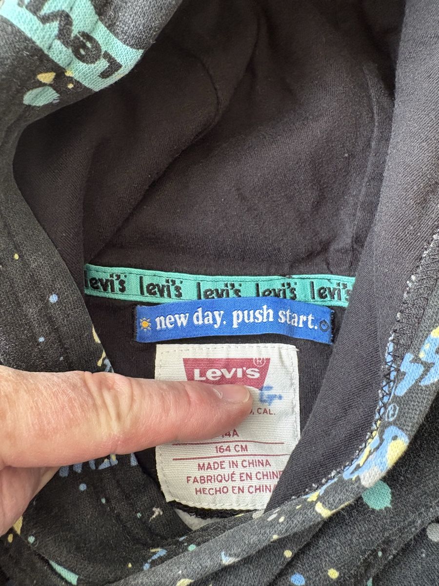 Levi's Maglioni & Felpe: Kapuzenpullover Levis 164 – Usato da Zürich venduto da Moskitia 1
