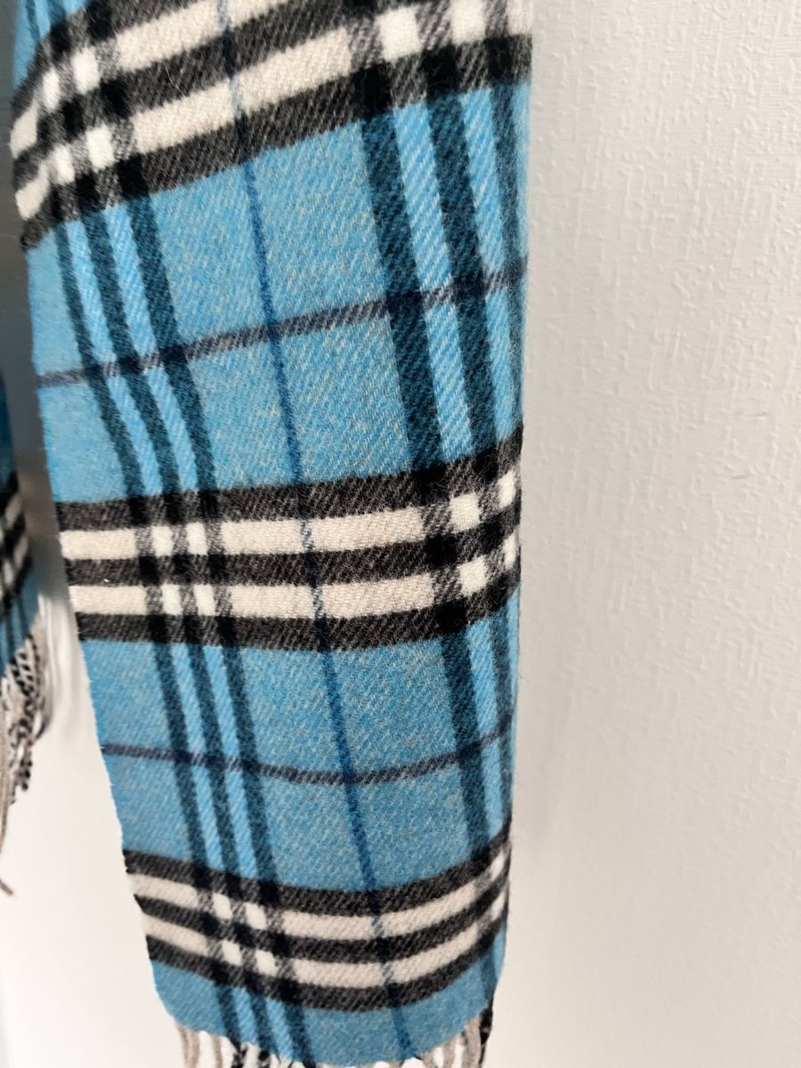 Burberry Foulard & Sciarpe: Burberry Wool Blue Scarf Original – Usato da Lausanne venduto da Danash 4