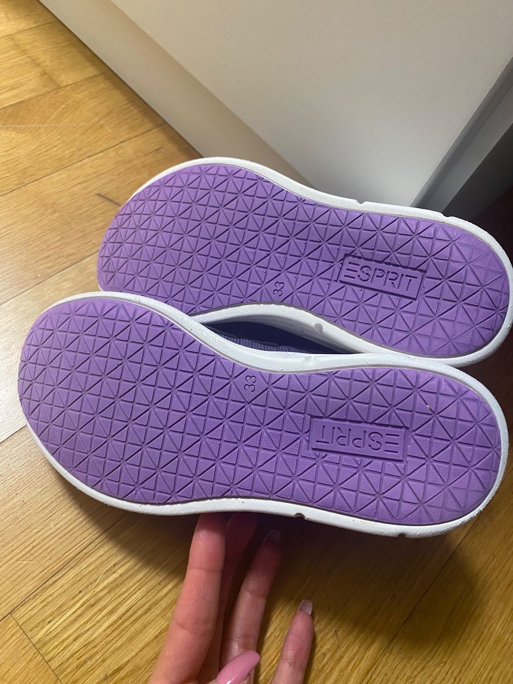 Esprit Scarpe per ragazze: Turnschuhe Esprit Gr. 33 – Usato da Winterthur venduto da Baby117 1