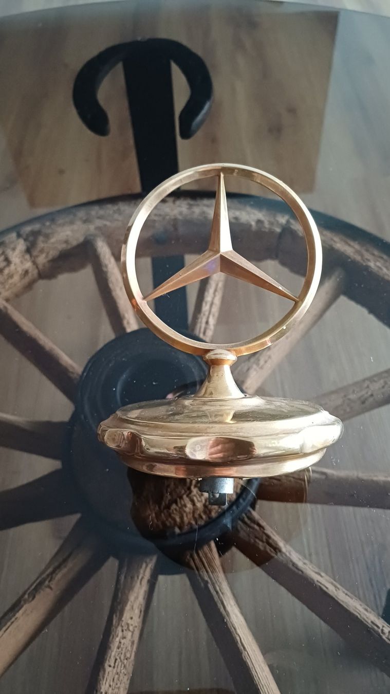 Mercedes-Benz Alle Autoersatzteile: Kühlersymbol Mercedes Original – Gebraucht aus Märstetten von Yves411