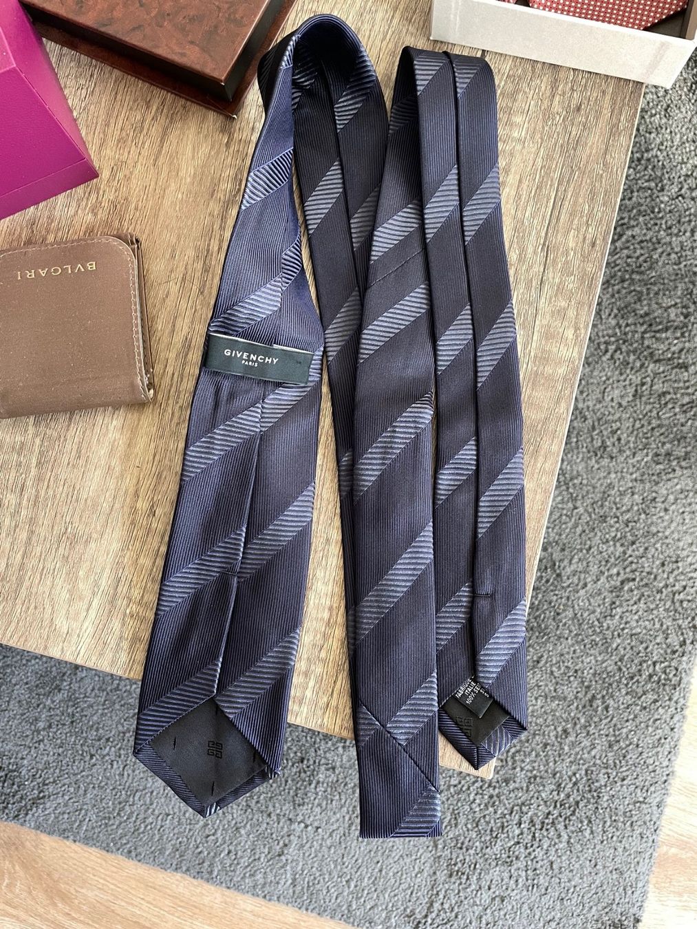 Givenchy Cravatte: Cravate Givenchy – Usato da Genève venduto da sha_rrt5 1