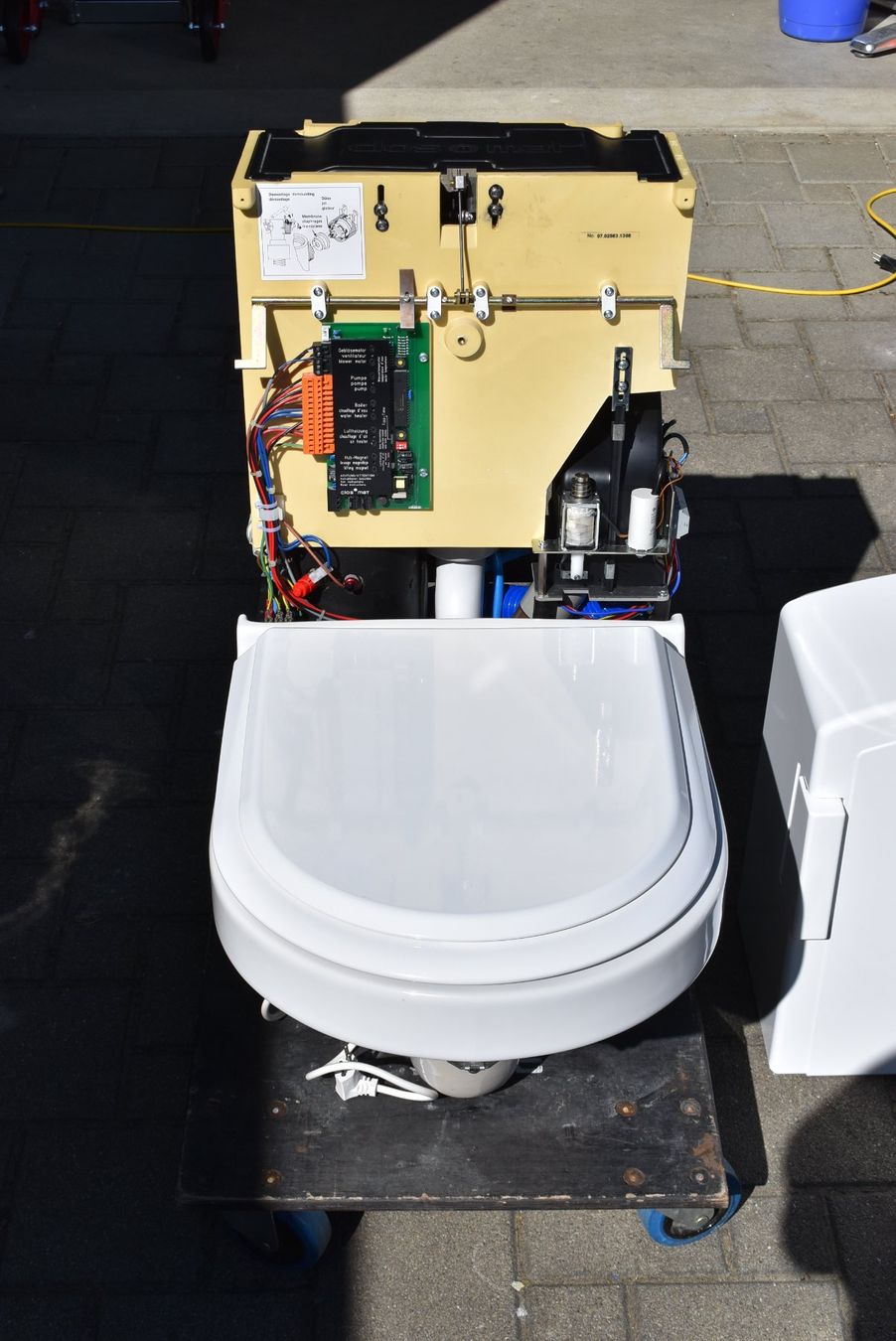 WC: Closomat Lima plus 2013 – Usato da Schönenberg TG venduto da Scania10 1