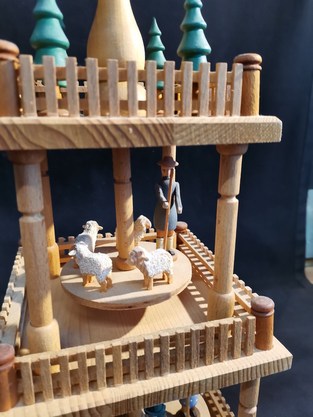 Tutte le decorazioni: Holzpyramide, Weihnachtspyramide, Pyramide Weihnachten – Usato da Wiedlisbach venduto da materialkreislauf 8