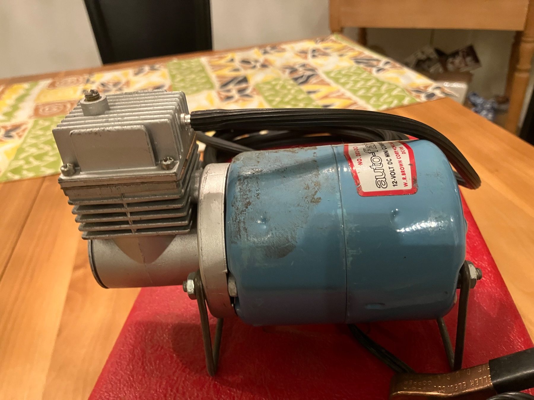Compressori: Auto-Flator Kompressor 12V mit Koffer gebraucht Zustand – Usato da Dintikon venduto da 51r_5mdz 1