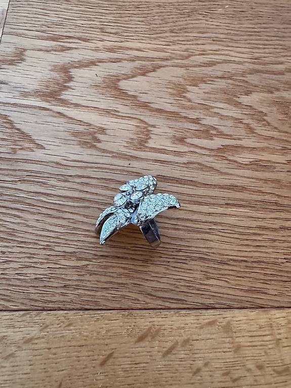 Anelli: Eleganter Ring Schleife mit Strass, Silberfarben – Usato da Luzern venduto da La_sfinge 1
