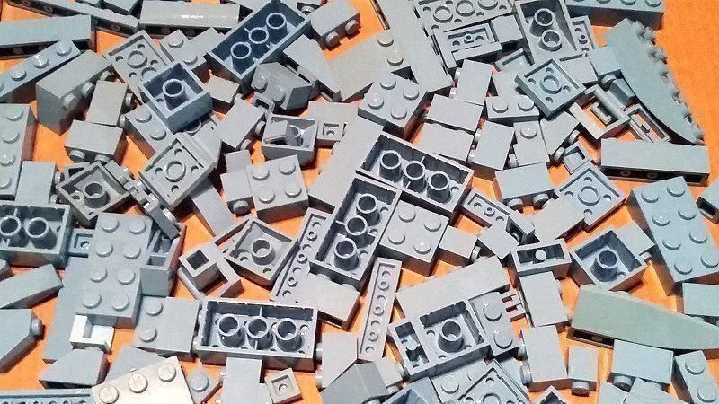 Lego Kit di costruzioni: Lego 150 Hellblaue Teile Bleues -E51 – Usato da Morges venduto da cardeman61