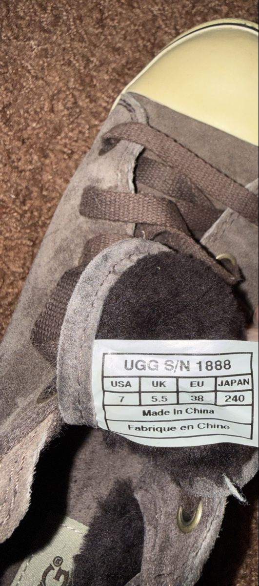 Ugg Chaussures femmes: UGG Sneaker brown Gr. 38 – D'occasion à Oetwil am See par sunnechoenigin 2