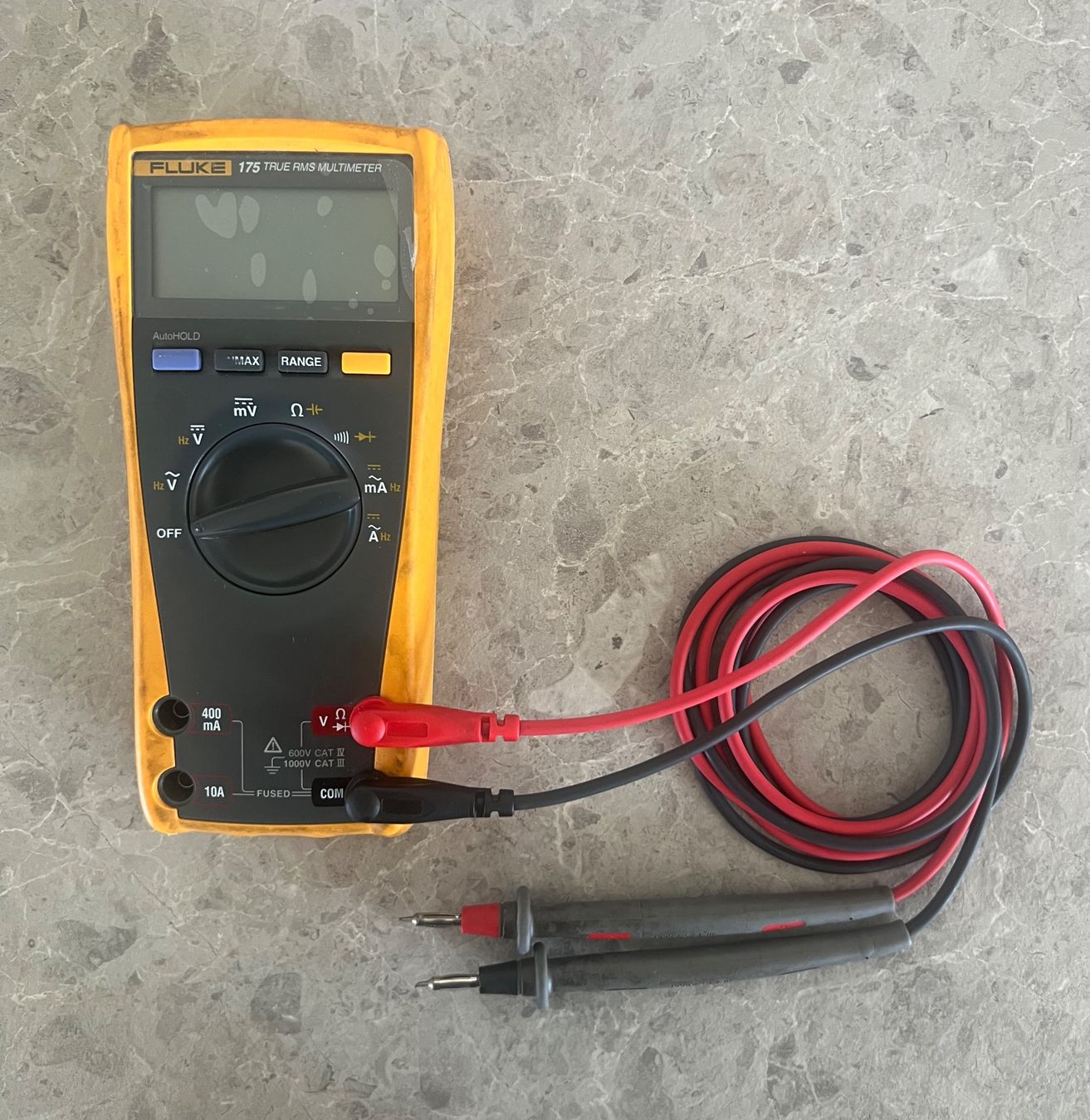 Fluke Messen: FLUKE 175 mit Ledertragetasche – Gebraucht aus Basel von Levson 1
