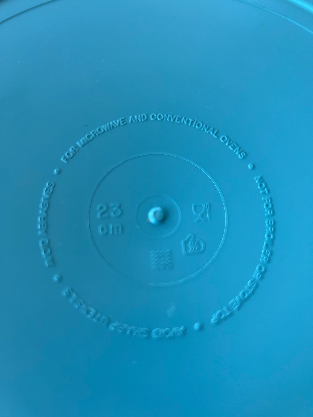 Tupperware Teglie da forno: Tupperware Ultra Wähenform 23cm – Usato da Kaltbrunn venduto da lagone1 1