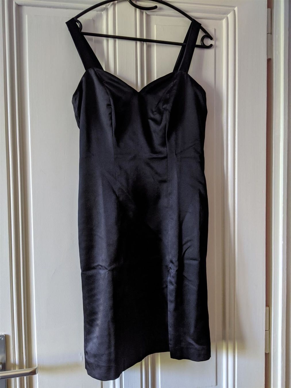 Girbaud Kleider: MARITHÉ & FRANÇOIS GIRBAUD : Robe en satin noir S-M – Neu (gemäss Beschreibung) aus Petit-Lancy von lilycerise