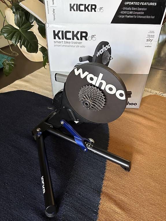 Wahoo Hometrainer: Wahoo Kickr V4 Smarttrainer – Usato da Ostermundigen venduto da psc_ky6k