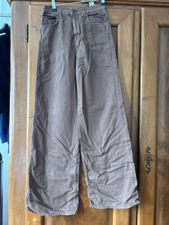 Weite Stoffhose, braun, Grösse 36, perfekt für den Herbst!