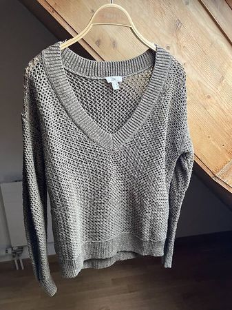 olivfarbener Pullover Gr. XS