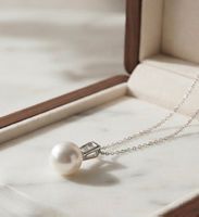 Elegantes Design Perlenanhänger aus 925er Silber - Neu