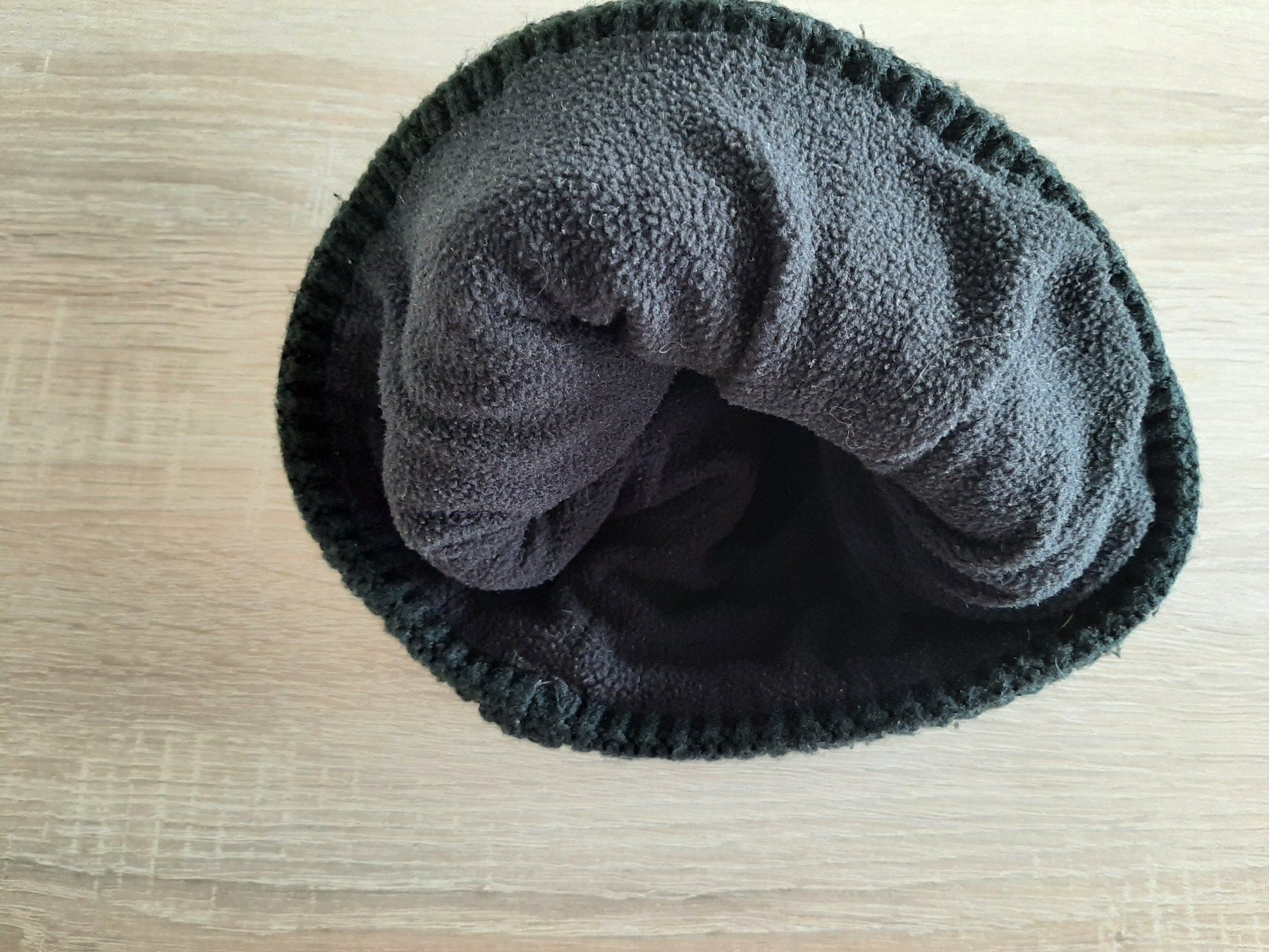 Chapeaux, bonnets & casquettes: Strickmütze Iglu schwarz, mit Innenfutter – D'occasion à Menziken par Rien1 4