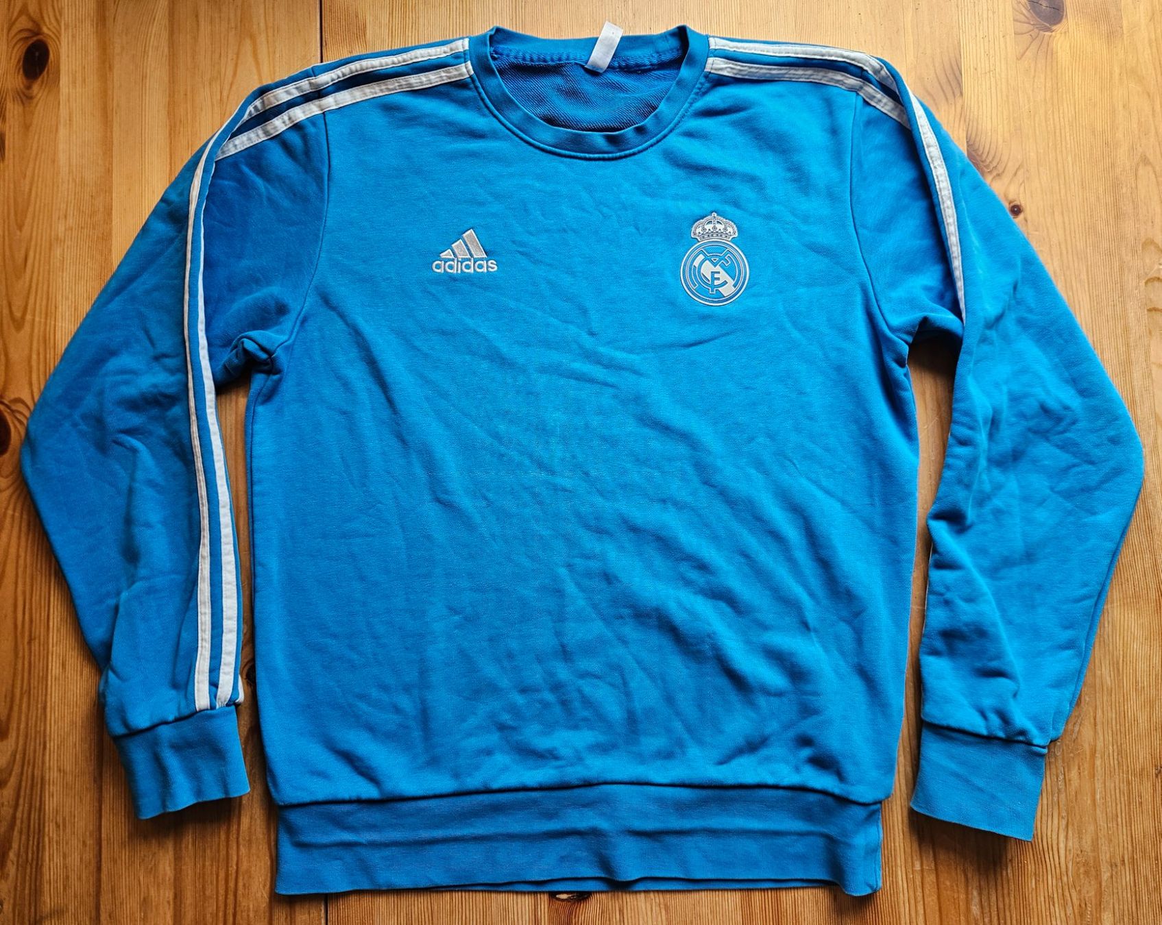Adidas Leibchen & Hosen: Real Madrid Pullover adidas Gr. M Spanien Fussball Training – Gebraucht aus Hägglingen von United-Village-Trade