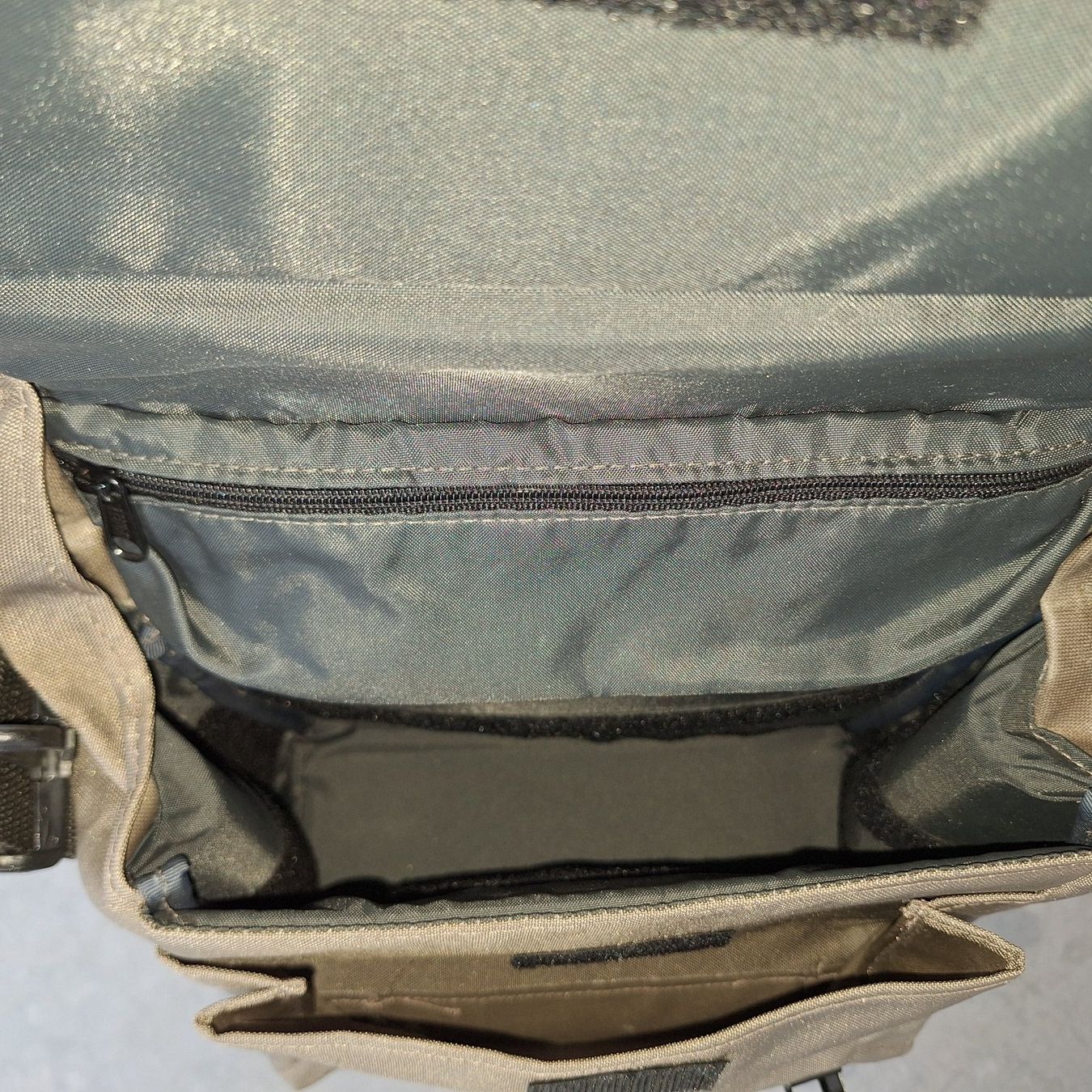 Taschen: Tempa Tasche gepolstert – Gebraucht aus Stäfa von meridianum 4