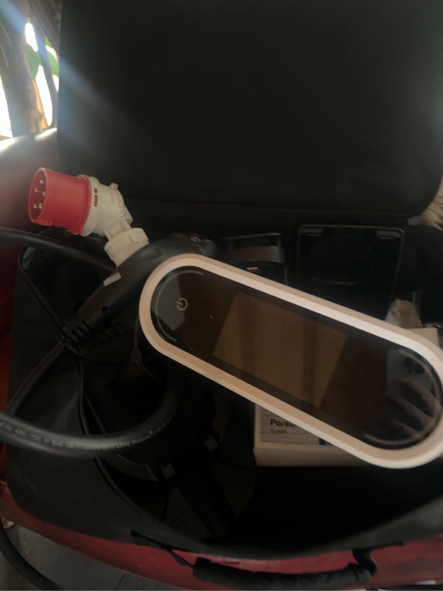Batterie-Ladegeräte: Porsche Mobile Charger – Neu (gemäss Beschreibung) aus Stäfa von Kurt33