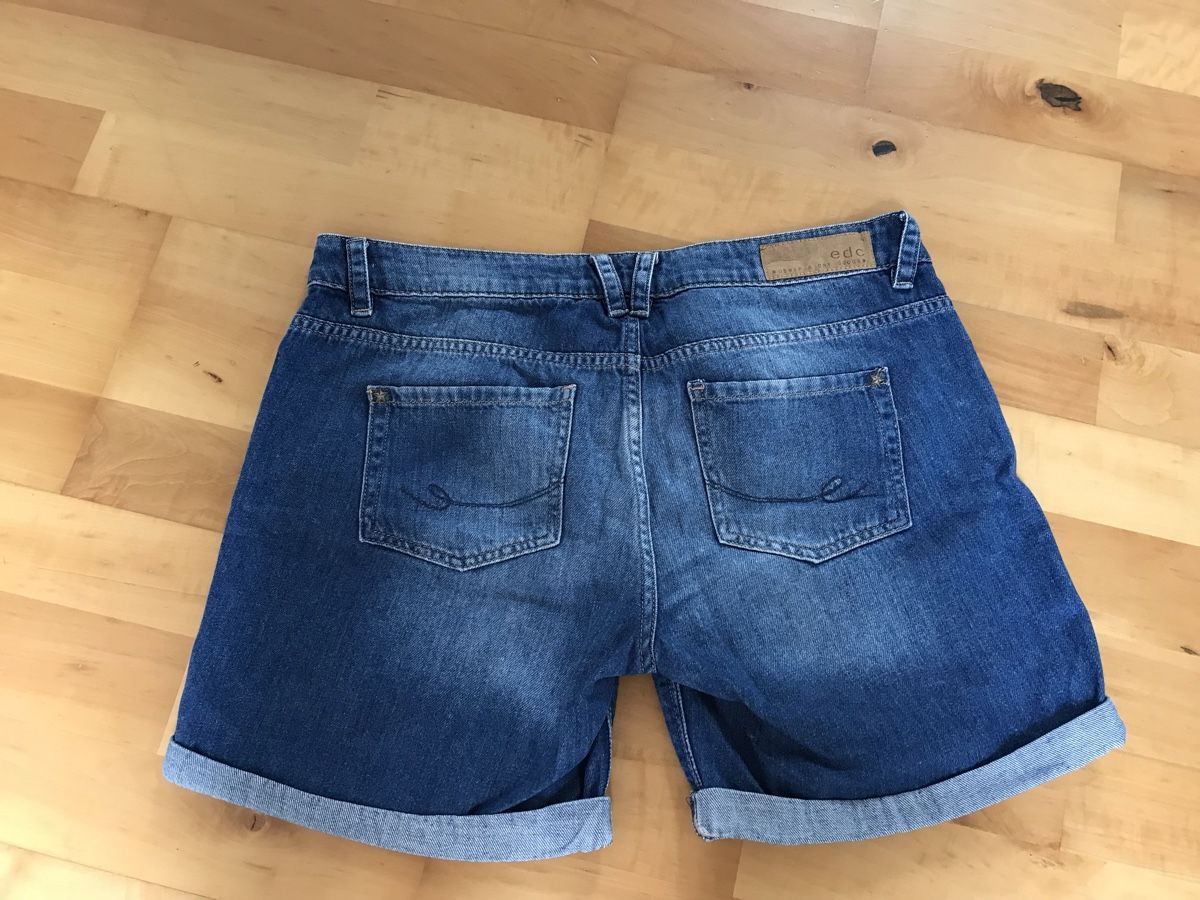 Hosen: Damen Jeans Shorts Gr.M – Gebraucht aus Hettlingen von Nectared6 1