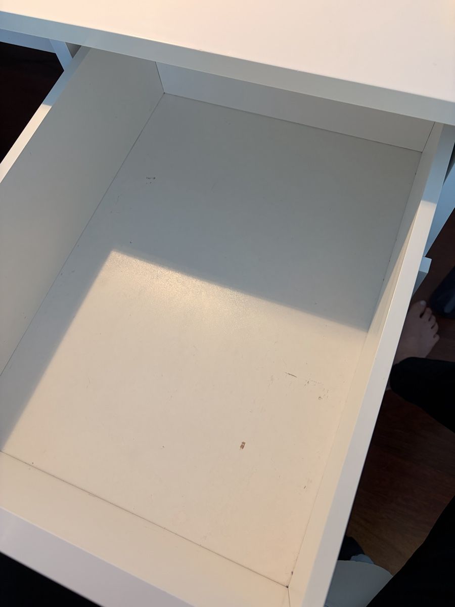 Ikea Scrivanie: Ikea Schreibtisch in weiss  – Usato da Thalwil venduto da j_meyer 7