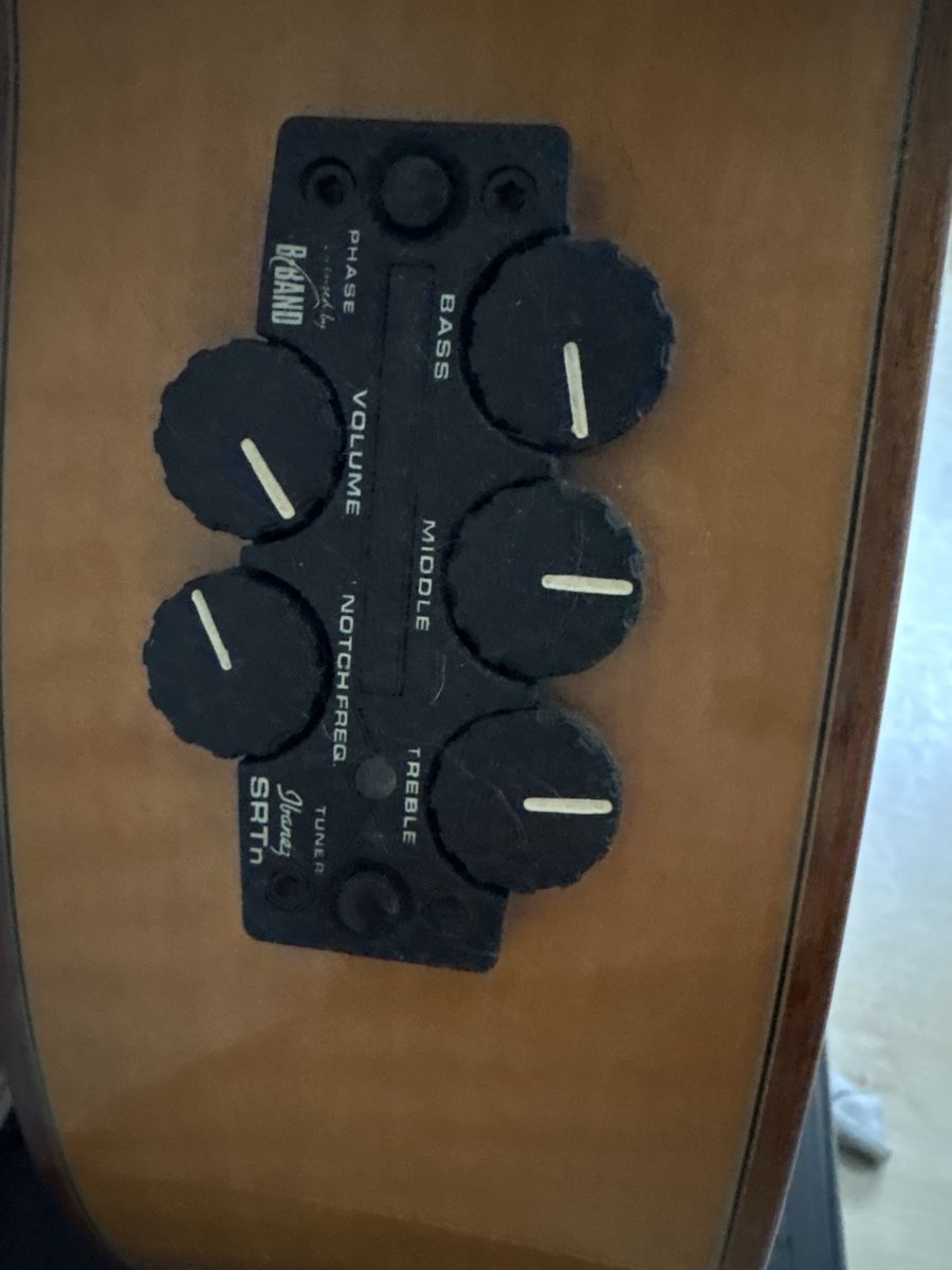 Ibanez Strumenti musicali: Ibanez Halb-Akustische Gitarre – Usato da Untervaz venduto da Bergmensch 1