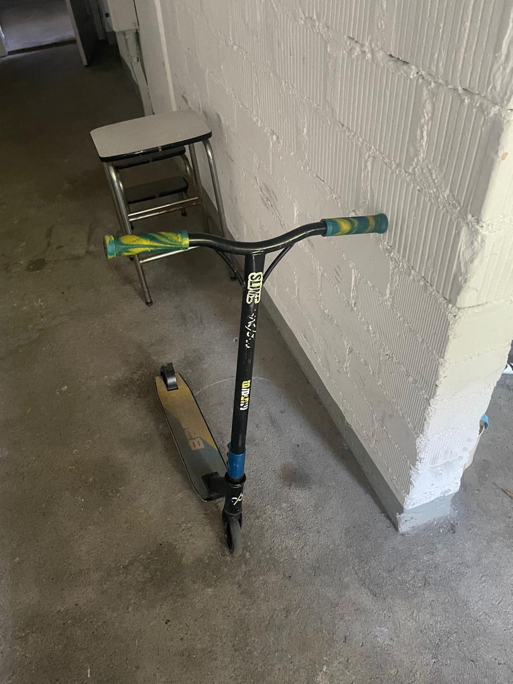 Scooter: Scooter stunt black green good condition – Usato da Ostermundigen venduto da kha_q5zx 1