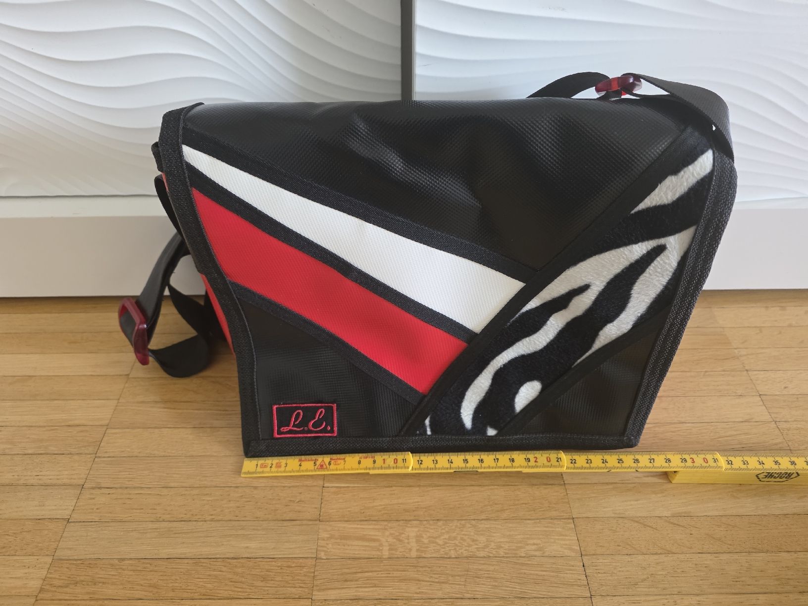 Sacs femmes: Tasche mit Zebra-Muster  Neuwertig! – D'occasion à Laufenburg par may_r2st 4