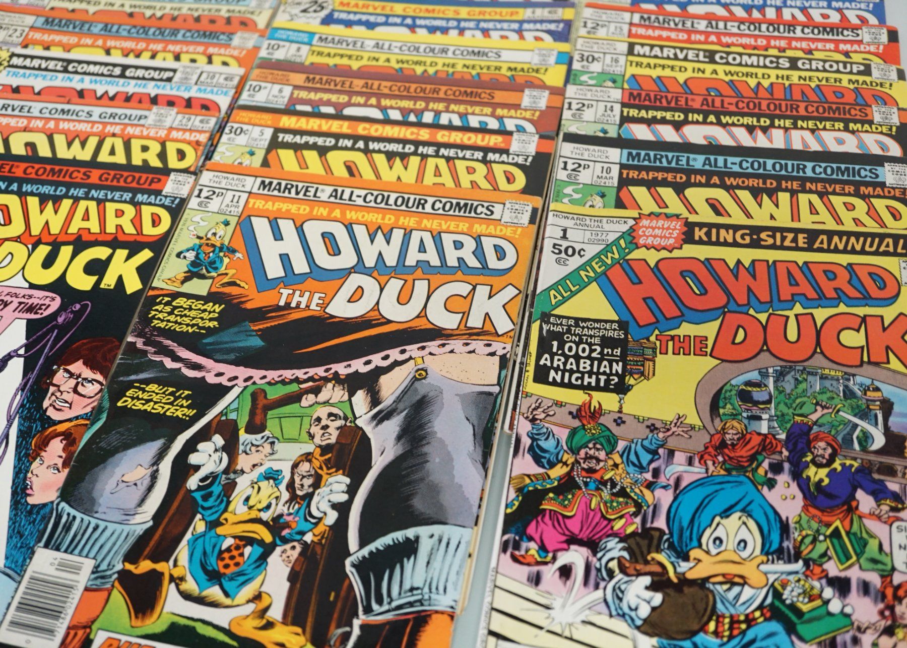 Comics: MARVEL'S - HOWARD THE DUCK - Comics - Paket - Englisch – Gebraucht aus Mels von  3