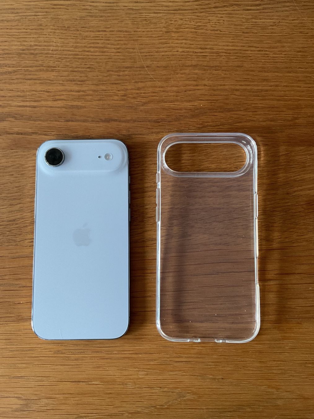Apple Telefoni cellulari / Smartphones: iPhone Air. 256GB Himmelblau – Nuovo e nell'imballaggio originale da Oberembrach venduto da BulldoggBen9 3