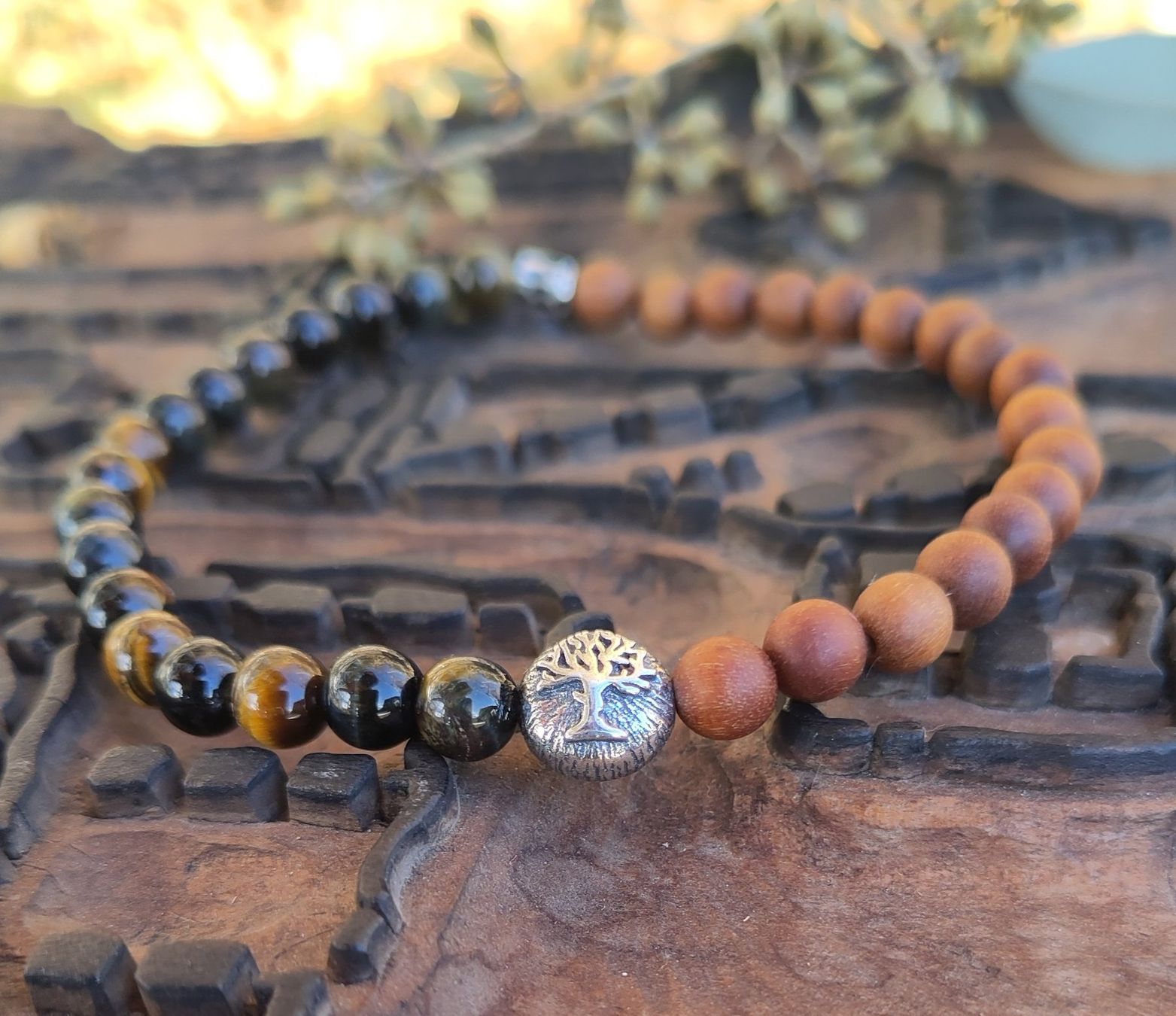 Bracciali & Braccialetti: Elastisches Männerarmband Tigerauge Sandelholz Silber – Nuovo e nell'imballaggio originale da Lauperswil venduto da Naturhandwerk