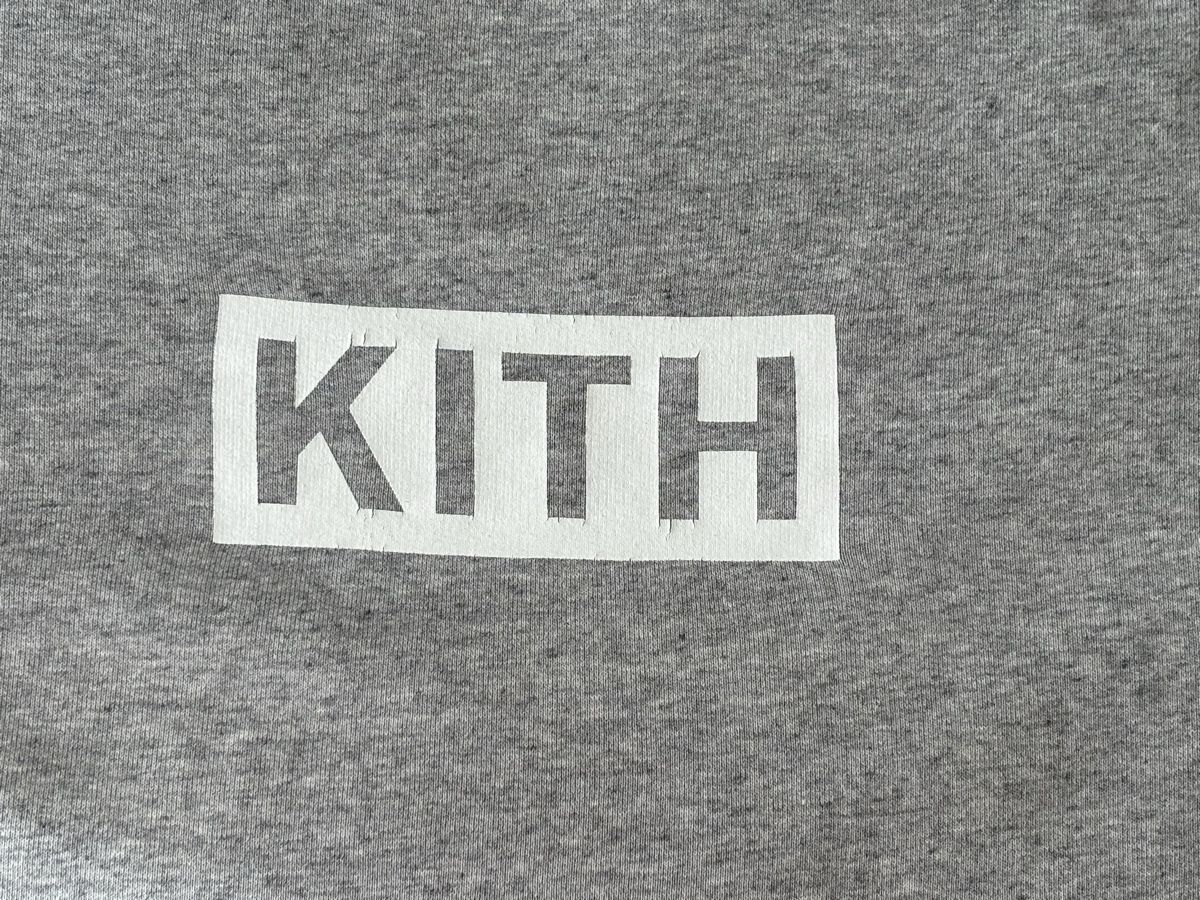 Pulls & Sweat-shirts: Pull KITH gris clair (M) – D'occasion à Lausanne par HelenaK 2