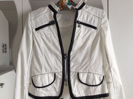 Wunderschöne leichte Sommerjacke
