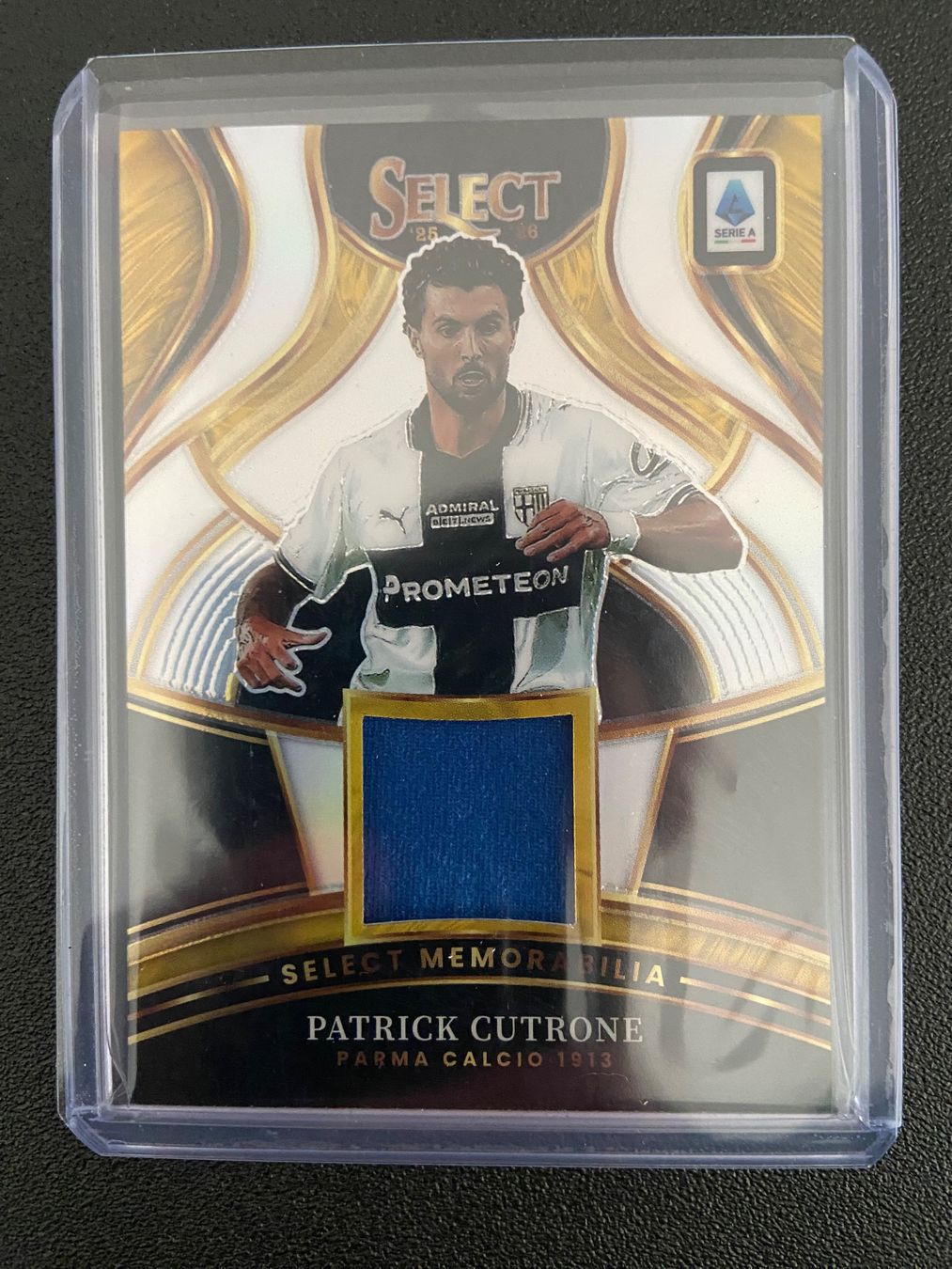 Panini Carte collezionabili: Patrick Cutrone Jersey Relic Panini Select Serie A 25/26 – Usato da Dagmersellen venduto da dav_b656
